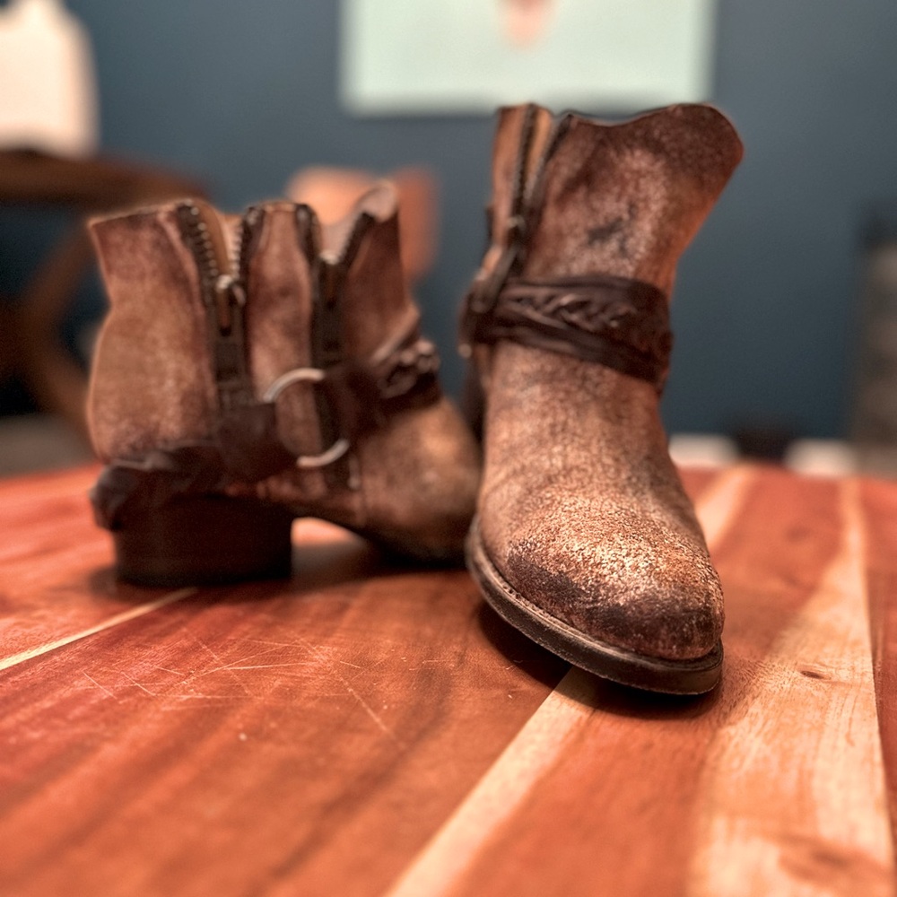 Freebird by Steven Clash Western Distressed Leather Rusty  Ankle Boot, Size 9 - Picture 5 of 9